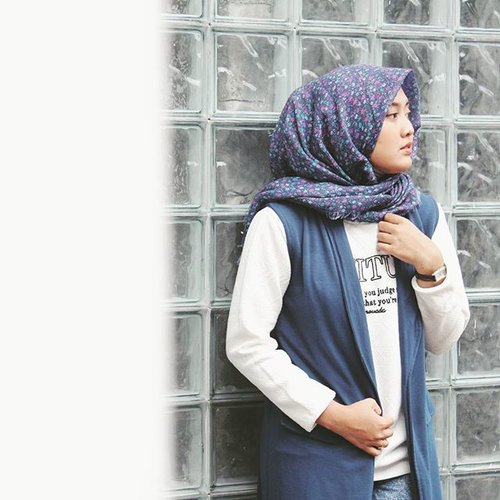 Rasanya udah lama ngga hunting foto. Alhamdulillah, new post on my blog! www.rhialita.com🍁#Rhialitage #clozetteid #starclozetter #blogger #fashion #hijab #yogyakarta