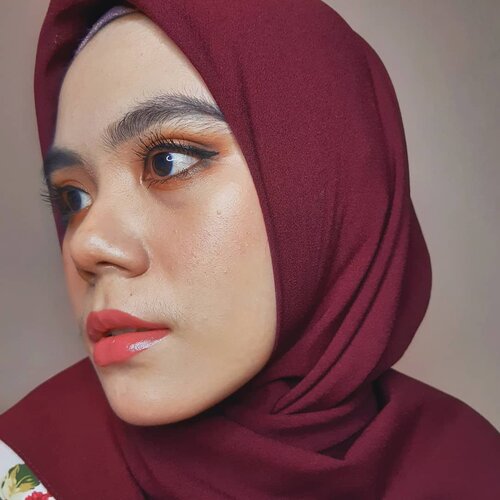 Hello Friday💜

#clozette #clozetteid #makeup #makeuplook #beauty #hijab