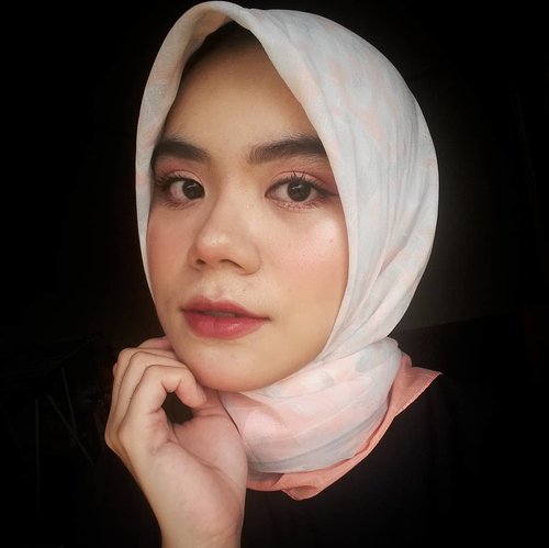 💐
#hijab #hijabstyle #hijabers #beauty #beautygram #instabeauty #makeup #makeuplook #makeuplooks #naturalmakeup #makeupnatural #hijabi #beautyblogger #beautyblog #beautybloggers #ClozetteID #clozette