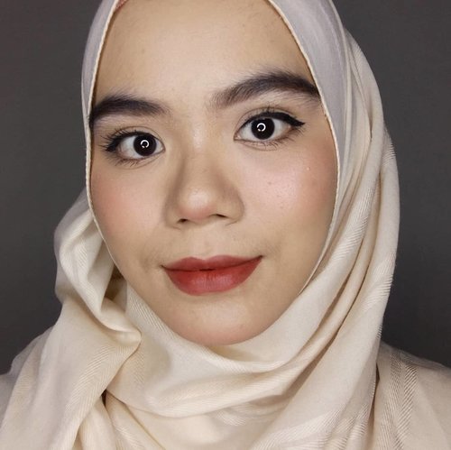 Lips @luxcrime_id ultra satin lipstick - her majesty#hijab #hijabstyle #beautygram #instabeauty #indobeautyblogger #indobeautysquad #indobeautygram #beautiesquad #clozette #clozetteid #beautyinspiration #makeuplook #makeuplooks #makeupinspiration