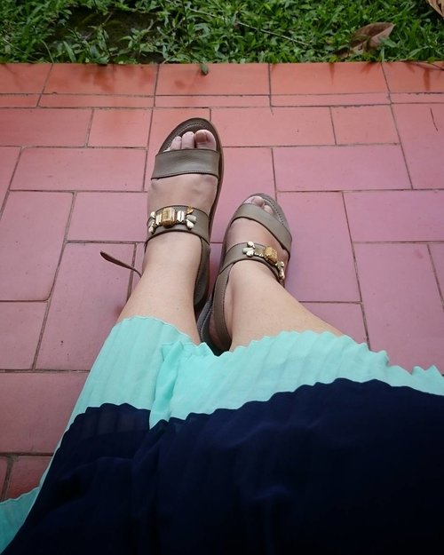 Who else feel like melting today?
The only thing looks above Instagram by midday is my sandal love. I'm not a sandal person, but this one deserve a honorary mention.
(FYI: apart from rubber sandals, this is the only sandals I owned among my colossal shoes collection and I love them. Hence the honorary mention)

Warning: the temperature in the picture look way much calmer and milder than the reality. I don't know it feels like awfully more than 39 today. // #EidMubarak #Lebaran #Shoefie #pvra #boldbeaute #Clozette #ClozetteID