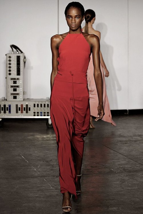 Juan Carlos Obando Spring Ready to Wear 2015. One proof (from the runway, mind you) that Marsala is a versatile colour for any skin tone. The brown undertone give it a warmer approach from Wine colour family.
