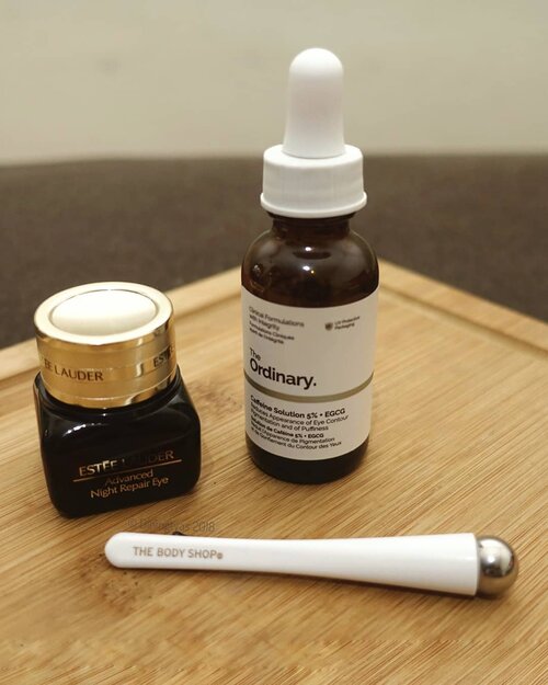 A couple weeks earlier, I noticed that the problems around my eye were much noticeable. Other than my usual puffy eyes every morning, my undereye and fine lines are looking for more attention too.

I am still work around my current eye regime. Amped a little with an eye wand. The stainless ball is heavenly when it's cold, although I haven't see if the trick actually solve my problem. But the quick upgrade is quite refreshing for my undereye.

#DinsVanityDesk #BeautyJunkie #ClozetteID #Beauty 8..