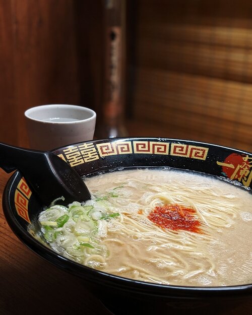 Throwback to the time I worked my way through my food limits #WheninJapan, exploring the unusual or visit my favourite bowl of Ichiran Ramen 🍜 @ichiranjp📍#Tokyo, #Shinjuku#DinsDayOff #DinsAppetite #eattheworld #forkyeah #forkfeed #tablesituation #TeamPixel #LibraSeasonTrip #ClozetteID #aColorStory