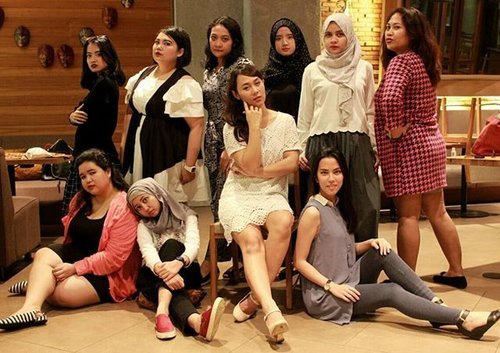 Dari #GenkCinta, sekarang pengen kaya #IbuIbuHOT. These ladies are way beyond comprehension. One shot we're laugh out our pose, the next we wear our #fierce faces. You kray kray love! // #TWOnderfulJourney with #ClozetteID #ClozetteCREW