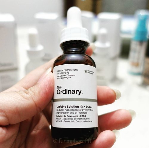 Remember my ngabuburit/insomniac shopping madness? This is one of the box that come in, from @benscrub
I got bitten by @deciem #TheOrdinary bugs, so badly. 
Since the under eye become one of my freak out cause, so the Caffeine Solution eye serum is a must have. Caffeine for my under eye, yeay 🎉
I have been using it day and night for almost 2 weeks now, and I'd say I am quite satisfied. Less puffiness and lighter. The eye bag still there, but not so prominent anymore 💃🏻
.
.
.
.
.
#DinsVanityDesk #BeautyJunkie #ClozetteID #BeautyBlogger #BloggerBabes #productreview #TheOrdinaryReview #SonyRX100 #MarkIII #PlayMemories #SonyForHer #ipreview @preview.app