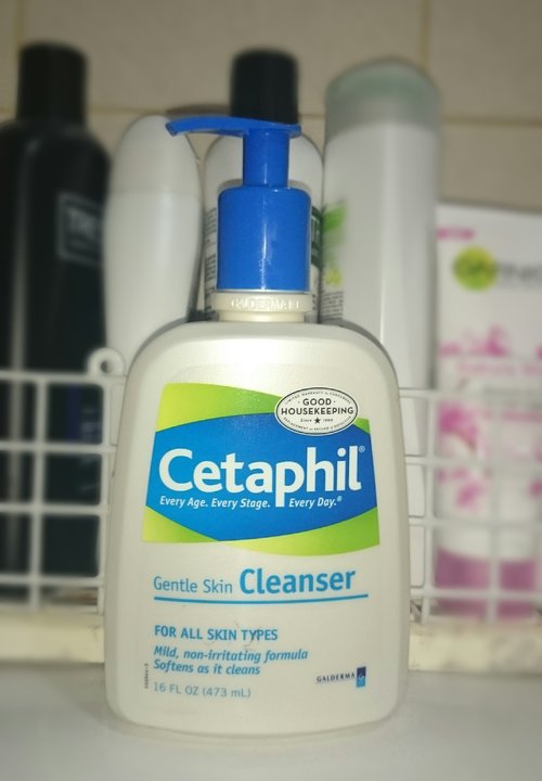 Others may come and go, but Cetaphil's cleanser will always remains as a permanent resident on my skincare arsenal. Long way since the custom purchase days, I keep repeat purchase bottle after bottle esp now that they're locally available 💜💜💜