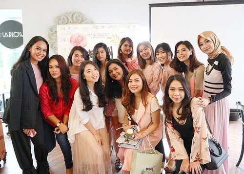 Attended Beauty Gathering with @x2softlens & @lakmemakeup 💖. Thank you for having us 😁😊.
.
.
.
.
.
.
.
.
#beautyrushwithx2softlens #lakmè #lakme #x2softlens ##beautybloggerindonesia #beauty #makeup #highlighter #rosegold #beautyblogger #clozetter #indobeautygram #beautyvlogger #beautyvlog #makeup #makeupinspiration #featuremakeup #featureme #beautyinfluence #indonesia #makeupindonesia #indonesiamakeup #bloggermafia #beautyblogger #beautyvlogger #ivgbeauty #clozetteid #indobeautyinfluencer #indobeauty #bvloggerid