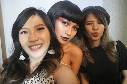 Another precious moments w/ @nyxcosmetics_indonesia 💖💖💖💖💖💖💖🙇🙇🙇.
.
.
.
.
.
.
.
.
#proexclusive #rosharofficial #nyxcosmeticsid #nyx #nyxcosmetics #indobeautygram #beautyblogger #beautyvlogger #nyxcosmetics #nyxcosmeticsid #nyx #makeup #makeupjunkie #ibv #ivgbeauty #indovidgram #eyeshadow #lips #looks #makeupinspiration #makeupinspo #benefit #makeuptutorial #indobeauty #chrome #dualchrome #highlight #indobeautyinfluencer #beautyinfluencer #clozetteid #beautynesiaid #beautynesia #beautynesiamember @bvlogger.id