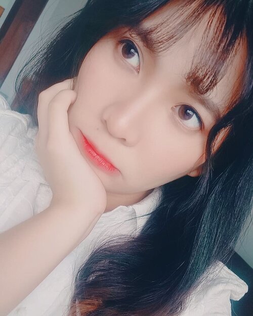 Kiranya postan ini bisa memberi senyum pada orang2.
.

Bukan muka w tentunya..... Di swipe aja~
*WKWKWKWKK 😂😂😂.
.
.
.
.
.
.
.
.
#potd #makeupindonesia
#makeup #mua #makeupinspiration #filter #f2f #follow4follow #parrotofinstagram #birb #lovebird #indobeautyinfluencer #indobeautygram #indobeautysquad #eyes #parrot  #love #filters #clozetteid