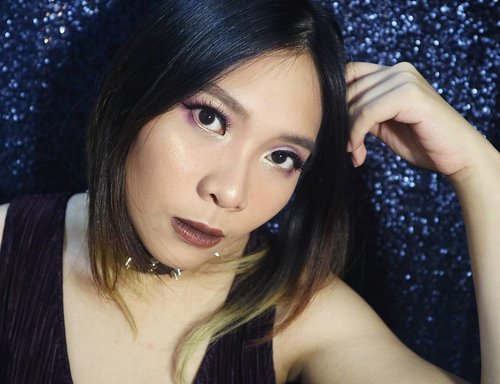 Editing new video again today. 💪😖😖 . Anyway, jump to my channel (link on BIO)  to see how i get this look 😁😁😁😘. Dont forget to subbbbsss 🙆🙆🙆💖💖💖💖
.
.
.
.
.
.
.
#makeup #beautyvlogger #beautyblogger #indobeautygram #indonesiabeautyblogger #beauty #eyeshadow #sigmabeauty #clozetteid #clozzete #sigmabrushes #mua_underdogs #undiscoveredmuas #livjunkie #makeupjunkie #indonesiabeautyinfluencer #edgy #edgymakeup #look #looks #edgyfashion