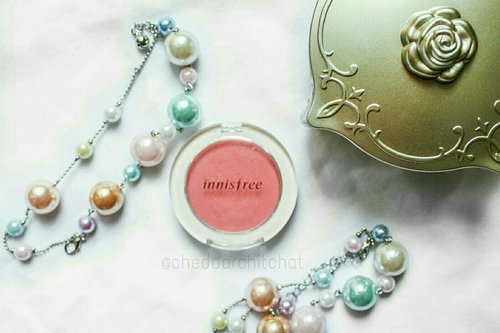 Finally, a review, and it's Innisfree's blush 😍
to read my full review: http://cheddarchitchat.blogspot.com/2016/12/review-innisfree-mineral-blusher-ad-05.html
Overall, I'm a fan! ❤
#cheddarchitchat #cheddarbeauty #cccXinnisfree