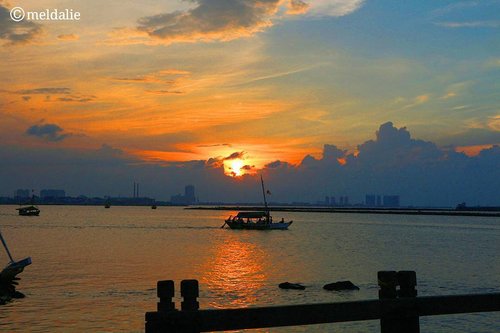 .
.
#beach#sky#canon#canoneosm10#camera#photo#photography#sunset#sea#like4like#photographer#sunsetphotography#clozetteid#quotes#buddhaquotes#motivationquote#inspiringquote