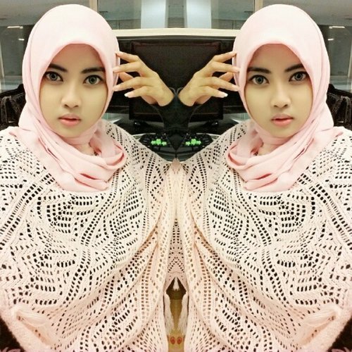 Indahnya hari ini dengan bersyukur ...😆😆😆 #hijabmodern #hijabmodesty #clozetteid #hijabindonesia #hijabers #pink