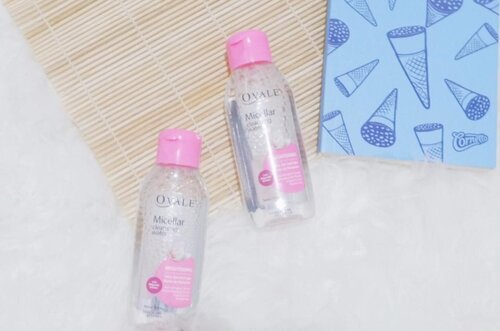 Yang bikin aku suka sama micellar waternya @ovalebeautyid adalah dia melembabkan kulit, enggak meninggalkan rasa lengket, phiy dan terlebih lagi enggak ada bau-bauan sama sekali.
.
Harganya juga pastj affordable karena ini produk lokal punya. Bangga aku tu produk lokal makin cucmey 💃🏽
.
Have you try it? .
 #ClozetteID #makeup #beauty #motd #beautyreview #bloggerceriaid #beautiesquad #indonesiabeautyblogger #beautyblogger #ourbeautystoryblog #BersihTanpaRibet #HelloBeautiful
#OvaleDaretoDream #OvalexClozetteID 
#OvalexIraNivianzaDaretoDream  #ipreview @preview.app