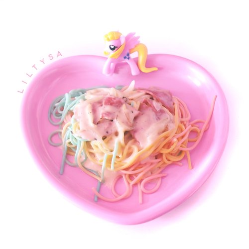 Rainbow spagetti at Miss Unicorn Cafe
