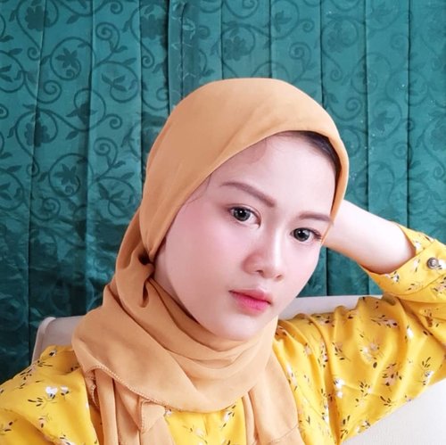 Selamat hari Kartini 💃Semakin aktif berkreasi dan prestasi ya 💛#kartinidays #ClozetteID #yellowfashion