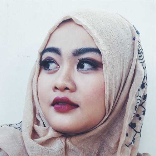 Foto lama sih, tapi kaya bagus buat di upload ulang gitu 😍 XOXO
Make Up by @nouvi_ap •
•
•
#eminapalembang #borntobeloved #clozetteidxtbs #clozetteid #clozette #clozettehijab #makeup #beautybloggerpalembang #beauty #beautyblogger #beautybloggerid #bblogger #Bodoamat #bloggerpalembang #palembangbeautyblogger #indonesiabeautyblogger
#Beautybloggerindonesia