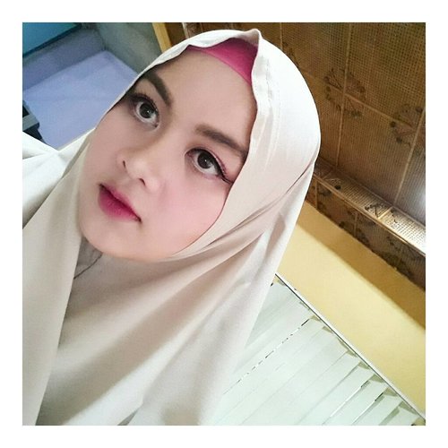 Pink fuchsia ❣

#clozetteID #sociollablogger #beautybloggerindonesia #indonesianbeautyblogger #palembangbeautyblogger #plgbeautyblogger #beautiesquad #blue #cute #makeupreview #lipstick #wardah #kbbvmember #beautysillcom
