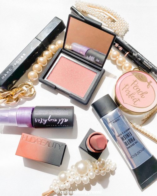As far as i remember, i didn’t buy much of makeup nor skincare in 2020. But @sephora Favorites Makeup Must-Haves was one of my best buy set from last year. 

#cathyangreview #sephorafavorites #makeup