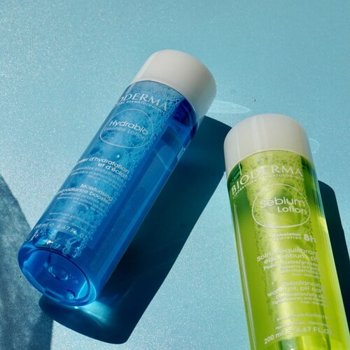 Bioderma Hydrabio Essence Lotion dan Sebium Lotion adalah Duo Boosting Toner Bioderma, yang berperan sebagai kunci dari Kulit Sehat Bercahaya dan Terhidrasi Optimal.Untuk aku sendiri sudah menggunakan Bioderma Hydrabio Essence Lotion dari tahun kemarin. Kemampuannya untuk membuat kulit lembab kenyal sudah tidak diragukan lagi ya mentemen. Untuk Sebium Lotion ini kali pertama aku mencobanya selama bulan Ramadhan. Kulit kering kasar selama bulan Ramadhan pasti sudah sering mentemen alami kan, karena seharian badan dehidrasi, jadi berdampak kekulit juga nih~ Penasaran ga dengan perdorma duo booster ini ?Yuk baca review lengkapnya di #vannysarizdotcom ...#clozetteid #Bioderma #BiodermaIndonesia #BoostYourGlow #SebiumLotion #HydrabioEssenceLotio #BiodermaXClozetteIDReview #ClozetteID #sbybeautyblogger #hijabbloggerindonesia #surabayainfluencer #surabayablogger #influencersurabaya  #bloggerid #훈녀 #훈남 #팔로우 #선팔 #맛팔 #좋아요 #셀카#셀피 #셀스타그램 #얼스타그램 #일상  #jakartabeautyblogger #bloggerjakarta