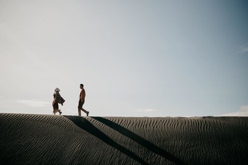 Love is the beginning of the journey, its end, and the journey itself. – Deepak Chopra...#clozetteid #clozetteid #storytellingphotography #preweddingphoto #prewedding #kinfolklife #kinfolk #preweddingbromo #bromoprewedding #sbybeautyblogger  #hijabbloggerindonesia #surabayainfluencer #surabayablogger #influencersurabaya  #bloggerid #훈녀 #훈남 #팔로우 #선팔 #맛팔 #좋아요 #셀카#셀피 #셀스타그램 #얼스타그램 #일상