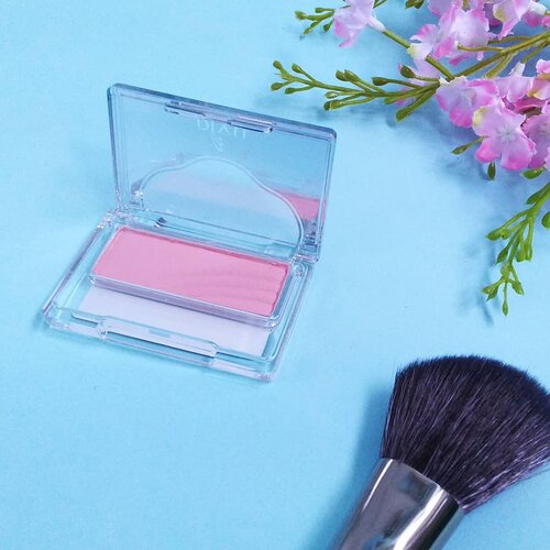 Blush on menjadi salah satu item make up yang bikin jatuh hati. Secara waktu masih belum terbiasa dan bisa dandan, tak pernah melirik item make up satu ini.Rupanya dengan penambahan blush on saat makeup bikin tampilan segar asal pengaplikasian dan warnanya tepat.Warna pink jadi salah satu pilihan dan blush on dari @pixycosmetics ini bikin tampilan makeup fresh dan natural. ....#Clozetteid #beautytalk #blushon #pixycosmetics #malangbeautyinfluencer #malangbeautyblogger #MakeUpCollection