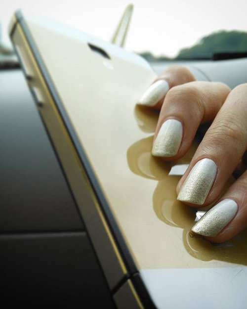 Soft glamorous 💅
#nail #nails #nailart #nailpolish #nailcolor #white #gold
#ClozetteID #COTW #GoodNailsNeverFails