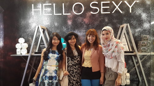 Last Saturday at GlamGlow Studion along with other Clozette Indonesia's Ambassadors :)
Nice to meet you all!