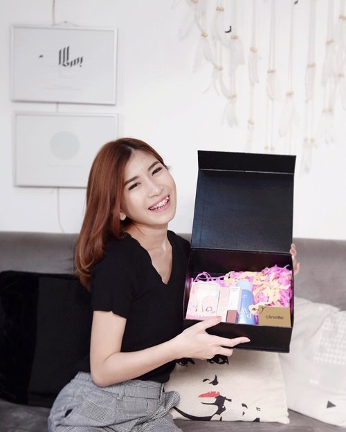Happy B'day @clozetteid , hopefully in the 4th year it gets better for the future and more successful for @clozetteid . And thank you for sending me a clozette birthday box from @pondsindonesia @senkaindonesia @zapcoid @jacquelle_official @clinelleid 🖤...#ClozetteUn4gettable #clozette #clozetteid#beautybloggerindo #bloggerindonesia #bdgbeautyblogger #beautybloggerindonesia #tribepost #fujifilmxa5 #bohemian #ggrep #clozetter #bloggermafia #influencer #charisceleb #indobeautygram