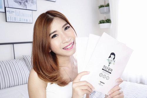 Morning dear, I want to share my review using White Flower Mask & Lifting Band by @wangskin.co.kr from @charis_official , this thing I do for one week and have seen the result. From White Flower Mask the result is more enlightening, moisturize and smooth the skin with the use of 10-20 minutes. And for Lifting Band result cheeks I look more gaunt with routine use every day for 30 minutes. For you who want to try this product can visit link http://hicharis.net/chikaliu/5wV or click the link on my bio :) ...#beautybloggerindo #bdgbeautyblogger #beautybloggerindonesia #bandungbeautyblogger #fujifilm #fujifilmxa5 #ceritacantik#ggrep #clozetter #clozetteID#bloggermafia #influencer #influencerstyle #charisceleb #indobeautygram
