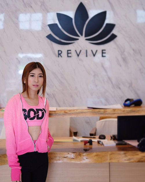 Congratulations to Ci @vilisu for the @revive.259 Grand Opening, this studio is very convenient, and the access is easy too, you can also join various classes such as yoga, pilates, power swing and others in Revive Studio , just check to profile @revive.259 now!! 🖤...#beautybloggerindonesia #bandungbeautyblogger #ggrep #clozetter #clozetteID#bloggermafia #influencer #influencers #influencerstyle #charisceleb #indobeautygram