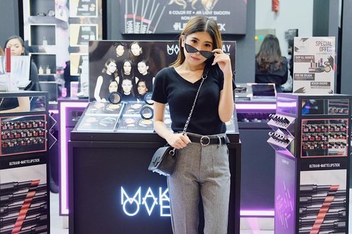 Yesterday I attended the event @makeoverid and their event was very fun. 
Congratulations to #makeoverbirthdaybash
 the 8th year , hopefully more successful and growing in Indonesia 🖤
.
.
.
#beautybloggerindo #bdgbeautyblogger #beautybloggerindonesia #bandungbeautyblogger #fujifilmxa20 #ceritacantik #tribepost 
#ggrep #clozetter #clozetteID #skincareroutine 
#bloggermafia #influencer #tampilcantik 
#influencerstyle #charisceleb #indobeautygram
