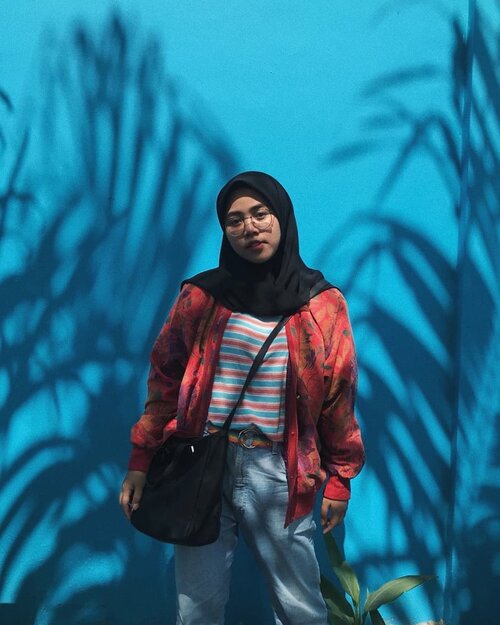 "oh ini udah di bandung ya" "udah senen lagi" "kok ngantuknya belom beres ya"

Hawa-hawa belom move on masih terasa nih sister.
.
.
.
.
.
.
.
#ClozetteID #ootdhijab #ootdindo #hijab #summervibe
