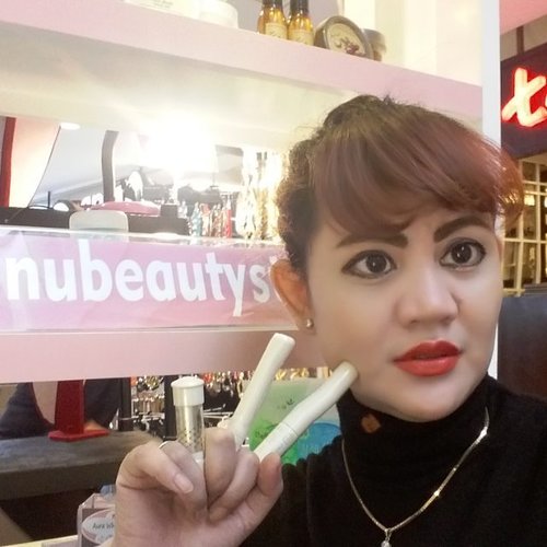 Hi dear beauties... Light Up your day with skinfood my short cake make up series

Lipstick RD301 red colour
My short cake setting mascara
My shortcake liquid eyeliner 
Choco eyebrow powder cake 
Get free shipping if u buy from shopee
Only for indonesia 
#nubeautystore #skinfood
#skinfoodlipstick #makeupkorea #makeupaddict #jualskinfood #shopeeid #shopee #makeupblogger #koreanmakeup #skinfoodkorea
#clozetteid #motd
