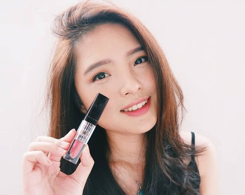 May 4, 2019Hai !Make up ku kali ini menggunakan produk terbaru dari @riveracosmetics yaitu Runway Blast, Illusion Masterpiece dan Gotta Be Matte Lip Cream. Lip creamnya aku pakai shade Retro Mauve yang cantik banget buat dipakai full lips maupun ombre lipsReview nya udah ada di blogku yaaa. Disana aku share pengalamanku belajar face contour juga loh 😍 see ya at #sprinkleofraindotcom !#MacherieXRiveraCosmetics #Macherie #MacherieRestrictedArea