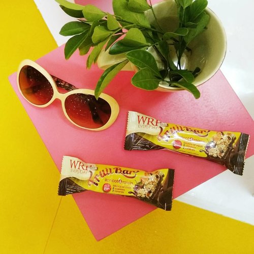 Oct 3, 2017
Suka ngemil tapi takut gendut ?
Maybe you should try the new product of @wrpeveryday , yep it's Fruit Bar !
Rasa Apricot & Raisinnya berasa bgt, manisnya pas, dan chewy. It will make you #happyeveryday 💕
The good news is it's only 80 kkal ! Snack time will never make you feel guilty anymore 😄
Don't forget to try it 👌
.
#wrpeveryday #NgemilFRUITBAReng #clozetteid #clozette #vsco #vscocam
