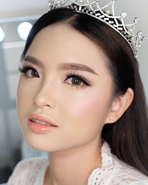 July 28, 2019Counting days ❤Cie yang langsung klik "MORE", ku canda kok HAHA. Btw, ini aku jadi model make upnya ci @makeupby_nungky 😘Oh ya, disini aku pakai softlens @x2softlens Bio Four Chocolate Mousse, ternyata cocok banget nih dipakai dengan make up wedding. Hasilnya natural banget ya di mataku ❤#x2GueBanget #clozette #clozetteID #beautiesquad #setterspace #beautybloggerindonesia #beautybloggerid #bloggerceriaid #bloggerceria  #bloggermafia #beautynesiamemberblogger #charisceleb #beautygoersid #bloggerperempuan #sociollabloggernetwork #vsco #vscocam #ootd #ootdid