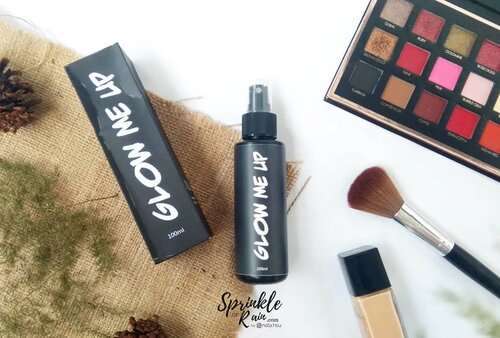 June 18, 2018Setting spray lokal yang bagus dan murah ? Emang ada ?.Ya ada dong ! Beberapa minggu ini, tiap make up selalu aku "selesaikan" dengan @naulicosmetics Glow Me Up. Hasilnya agak ada shimmernya gitu, glowing tapi ga lebay, natural deh pokoknya.Tapi yang bikin aku amaze sama produk ini, dia beneran bikin make up stay ! Mau keringetan, panas"an, tetep cakep aja gitu (padahal biasanya 2~3 jam panas"an aja udah keliatan cakey banget). Penasaran ? Cek review lengkapnya di bit.ly/NauliGlowMeUp ya ! ❤️.#BeautygoersXNauliCosmetics #clozette #clozetteID #beautiesquad #setterspace #beautybloggerindonesia #beautybloggerid #bloggerceriaid #bloggerceria #kbbvmember #bloggermafia #beautynesiamemberblogger #charisceleb #beautygoersid #bloggerperempuan #sociollabloggernetwork #vsco #vscocam #sprinkleofraindotcom