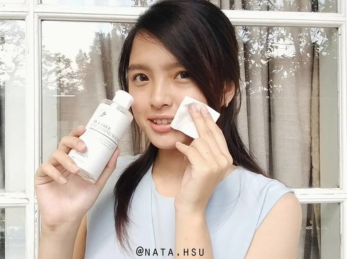 Feb 27, 2018[MINI REVIEW]So, a week ago I got Benton Tea Tree Cleansing Water from @bentoncosmetic for a review purpose (thank you for the opportunity! ❤️).[DISCLAIMER : even it is a sponsored product, I will always give you an honest review].FYI, Benton is a Korean Beauty Brand. Lately, Benton launched a new product, and it's Tea Tree Cleansing Water ! And I was like OMG TEA TREE MA LOVE ! ❤️ I always excited to try Tea Tree products because it's always suits my skin (no breaks out or something) hihi 😍.What I love about this product is = it can cleanse my face (foundation, eye makeup, and lipstick). I need 1~2 cotton pads for light make up, and like 3~4 cotton pads for bold make up.But, I should tell you this, I can feel a lil' bit "sting" sensation (feels like hot or something ?) when I use it on my face, especially at my acne, cheeks and around my nose. But it doesn't make me breaks out, and I feel like my acne "calmed down" a lil' bit. I can smell the "tea tree leaf", and it kinda refreshing :D It doesn't make my skin dry, and it's not sticky at all ! ❤️.I just lovin' how clean and fresh my face, after using Benton Tea Tree Cleansing Water. Aaaa my new favorite ! Glad that I got a chance to try this hihi..But, I can't tell you more about the result because I just used it for a week, but maybe I'll update this later and tell you how good is it hihi. .The review will up on my blog too tomorrow (still need an update tho). So stay tune ! ❤️#benton #bentoncosmetic #teatreecleansingwater #BENTONteatreecleansingwater #cleansingwater #teatree #kbeauty #koreanskincare #naturalcosmetic #clozetteid