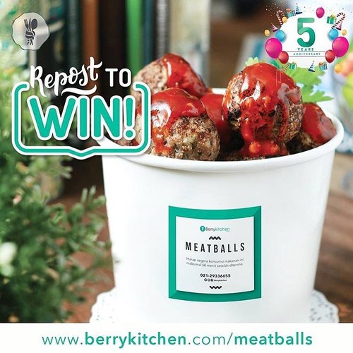 Can't wait for Barbeque Coriander Meatballs !
.
#berrykitchen #bkmeatballs #timbbq #food #foodie #foodporn #foodgasm #foodenthusiast #eatwithhappy #eatwell #workwithhappy #eatwithhappy #playwithhappy #playwithstyle #neverstopplaying #dearbeautylove #clozetteid #ajourneytowonderland #like4like #september #2017