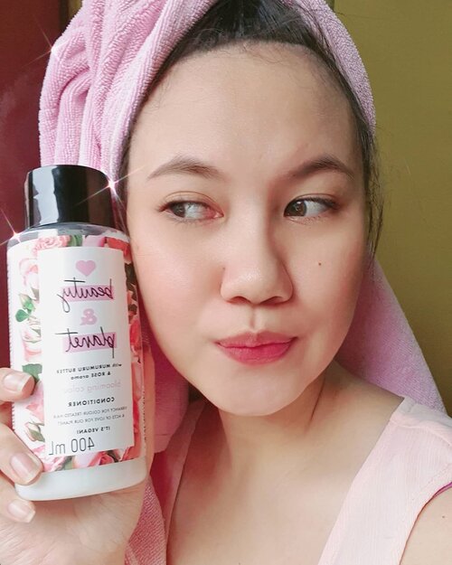 .
Tadinya mau pose nutupin jidat pake shampoo, やっぱりめんどくさい
.
By the way @lovebeautyandplanet_id
Variant Murumuru Butter & Rose ini wangi nya enak banget, jadi pengen warnain rambut lagi 💕
.
#timetravel #lovebeautyandplanet #beautyreview #samasamadirumah #dirumahaja #socialdistancing #selfquarantine #coronavirus #workwithhappy #playwithhappy #neverstopplaying #dearbeautylove #clozetteid #loveyourself #speakyourself #neverafraid #changedestiny #daretobedifferent #borntolead #ajourneytowonderland #july #2020