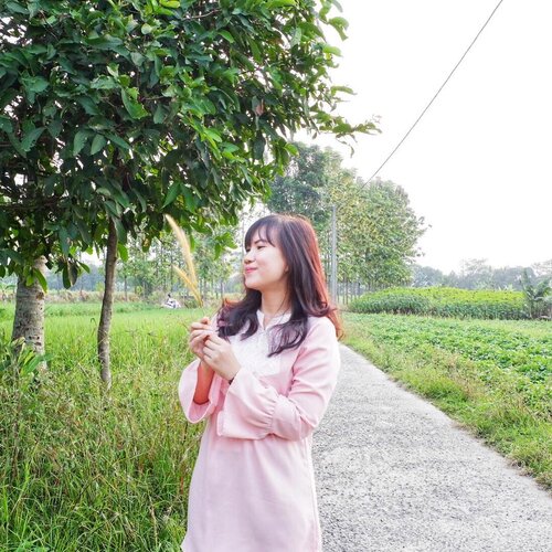 The other side 🌾
.
📷 @mariyah_suryawan 
#timetravel #idulfitri #1439H #pink #foodie #foodgasm #foodporn #foodlover #workwithhappy #playwithhappy #neverstopplaying #youxcottonink #dearbeautylove #clozetteid #zilingoid #lookbookindonesia #ootd #popbelaootd #changedestiny #daretobedifferent #borntolead #ajourneytowonderland #like4like #june #2018