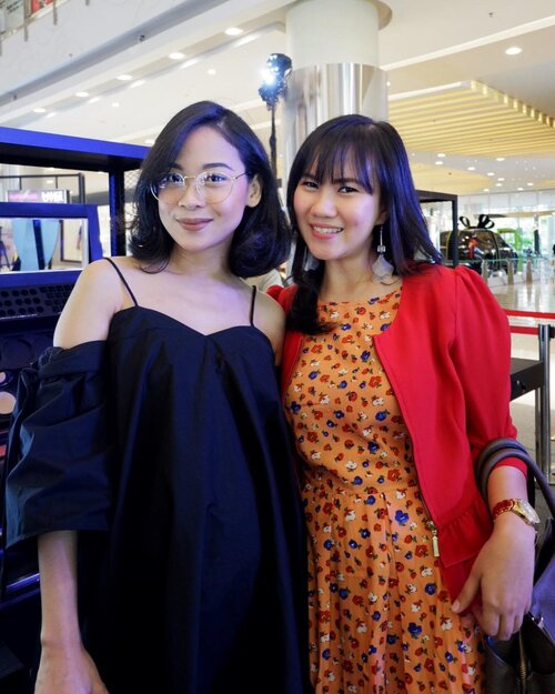 Weekend kali ini bersama kaka cantik @judithyapitana dapat tips trend fashion dan beauty 2018, yeay !
.
#beautytalkshow #popbelabeauty #makeoverid #lipsoutloud #lipstick #lipstickaddict #lipliquid #lipmatte #lipcream #colorcentricweek #nomakeupmakeuplook #koreanmakeup #like4like #beanuniquetoyourself #clozetteid #dearbeautylove #ajourneytowonderland #september #2017