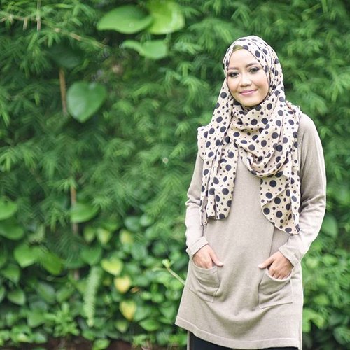 Setiap manusia enggak akan pernan ada yang sempurna. Dan saya semakin paham, bahwa untuk berbuat baik itu sebenarnya mudah. Yang sulit adalah bagaimana meluruskan niat baik tersebut. Assalamualaikum selamat pagi!! #ThankYouILearn #emakblogger #clozetteid #bloggerlife #lifestyleblogger #bloggerdailylook #femaleblogger #indonesianblogger #hijabers #hijabmom #bloggerstyle #hijabblogger #hijabsmart #momdaily #instablog #photoshoot #hijabchic #photooftheday