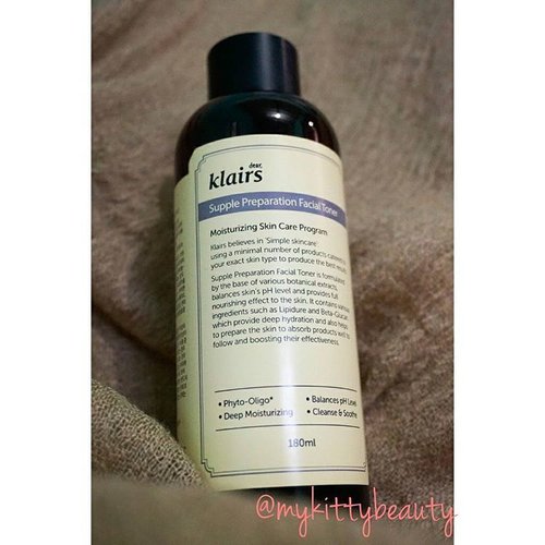 OMG. My #klairssuppleseparationfacialtoner is almost empty 😭😭😭.. I am in love with this #klairs product.. I love the scent and the effect after use it.. 💕💕💕 If you want to know what the klairs did to my acne prone-oily skin, you can find it on my blog.. The link on bio 
But.. Should I try a new one? 😉😉😉 #skincare #asianbeauty #asianskincare #rasianbeauty #koreanskincare #kbeauty #instadaily #instabeauty #wishtrend #beautyblogger #indonesianbeautyblogger #skincareaddict #clozetteid #abcommunity #cosrx #mykittybeauty
