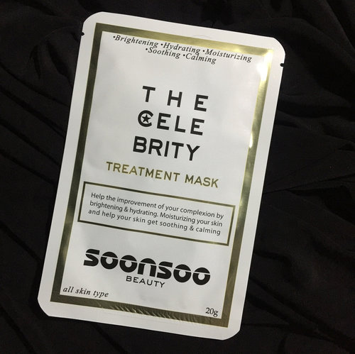 SONSOO THE CELEBRITY TREATMENT MASK 💕
...
Kinda love sheetmask this day and tonight i am use this soonsoo sheetmask ...
The packaging itself look luxury But it doesnt have english direction Just full of hangul 😭 ...
Like a regular sheetmask i am using this after put toner and leave it for 20 minute ...
This sheetmask bigger Than my face it stuck to my side hair 🤣
...
20g essence and feels enough til i use it for my neck too 
Doesnt have a weird perfume, make my skin smooth and has brigther effect too 💕
...
...
...
...
...
...
#skincare #sheetmask #snp #brigthening #putihtalk #clozetteid #flawless #flawlessmakeup #beautywithnorules #cosmetics #face #highlighter #makeuptutorial #makeuplife #makeupartistworldwide #makeupgoals #makeuptips #makeupfun #makeupporn #mualife #featureme #makeupfeatures #beauty #makeupenthusiast #makeupaddict #makeuplook #makegirlz #wakeupandmakeup #indobeautygram #fff