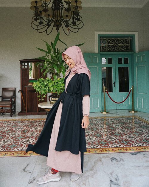 Tryin' to pose like selebgram but FAILED. OK thanks bye! 🐰..👗: Runa dress from @local.id ❤📷: @uttinisa yang sabar ..#ceritazakia #rekomendasizakia #zakiajalanjalan #clozetteid #ootdzakia #ootd #grainyphoto #playingwithgrain #toomuchgrain #blogger #localid #supportlocalbrand #latepost #vsco #vscocam