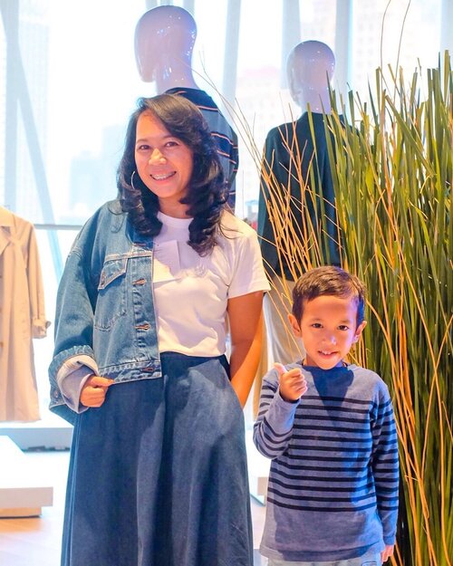 So excited to attend UNIQLO Spring/Summer 2020 Exclusive Preview. This season’s collection really steal my heart. They are GORGEOUS!.Dress up in Work & Craft collection with my son, I don’t think I need to worry for the next spring-summer vacay, I’m all set with the collection! 😍🏝⛱ Summer please come early!.Swipe left to see some of the collections, btw they are all humans not mannequins 😅😅 I know, they are just so loveable..Btw, what’s your favourite season? .@uniqloindonesia#uniqloindonesia #uniqlo20ss #uniqlolifewear