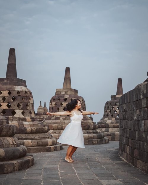 “Dance like there's nobody watching, love like you'll never be hurt, sing like there's nobody listening, and live like it's heaven on earth.”
.
Best time to enjoy Borobudur Temple is in the morning, just be there and absorb all the beautiful vibes.
.
📷 : @overrated_outcast
.
#TripofWonders #WonderfulIndonesia